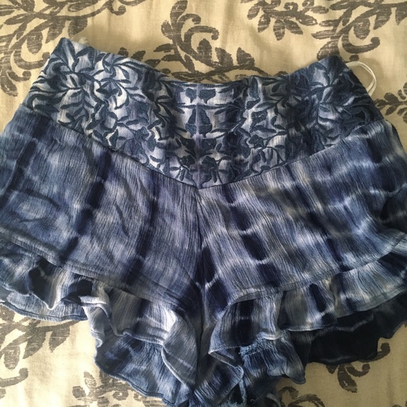 Flowy tie dye shorts - Picture 1 of 2